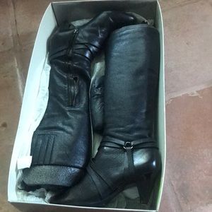 DKNY Ebba black leather boots Sz 8.5